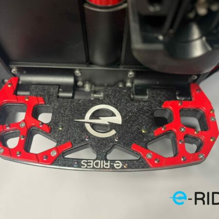 E Rides Veteran Lynx And Patton Biggie Pedals Red Close Up